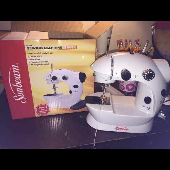 Cute Mini Sewing Machine - Picture 2 of 8